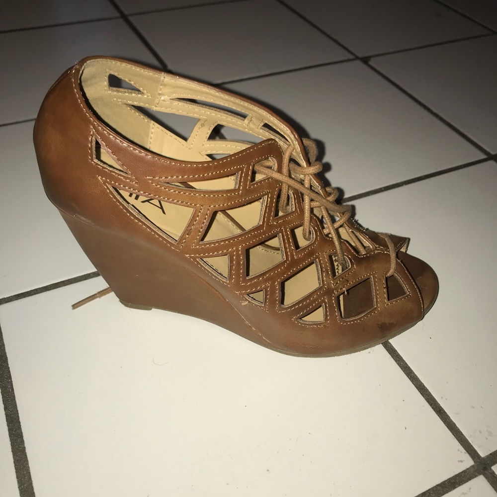 Mia Girl Brown Wedges